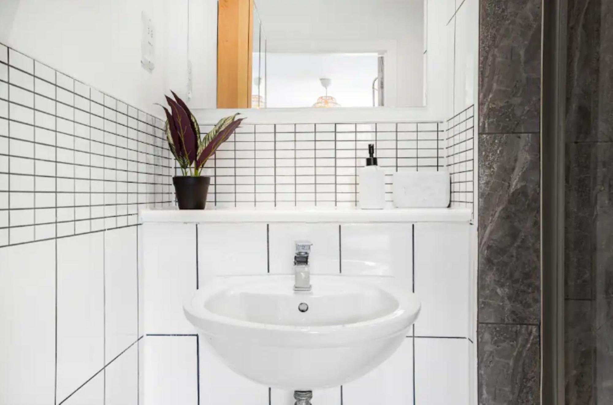 Oriental Suite 2 Bed 2 Bath Netflix And Free Parking, Games- Maihom Μπέρμιγχαμ Εξωτερικό φωτογραφία