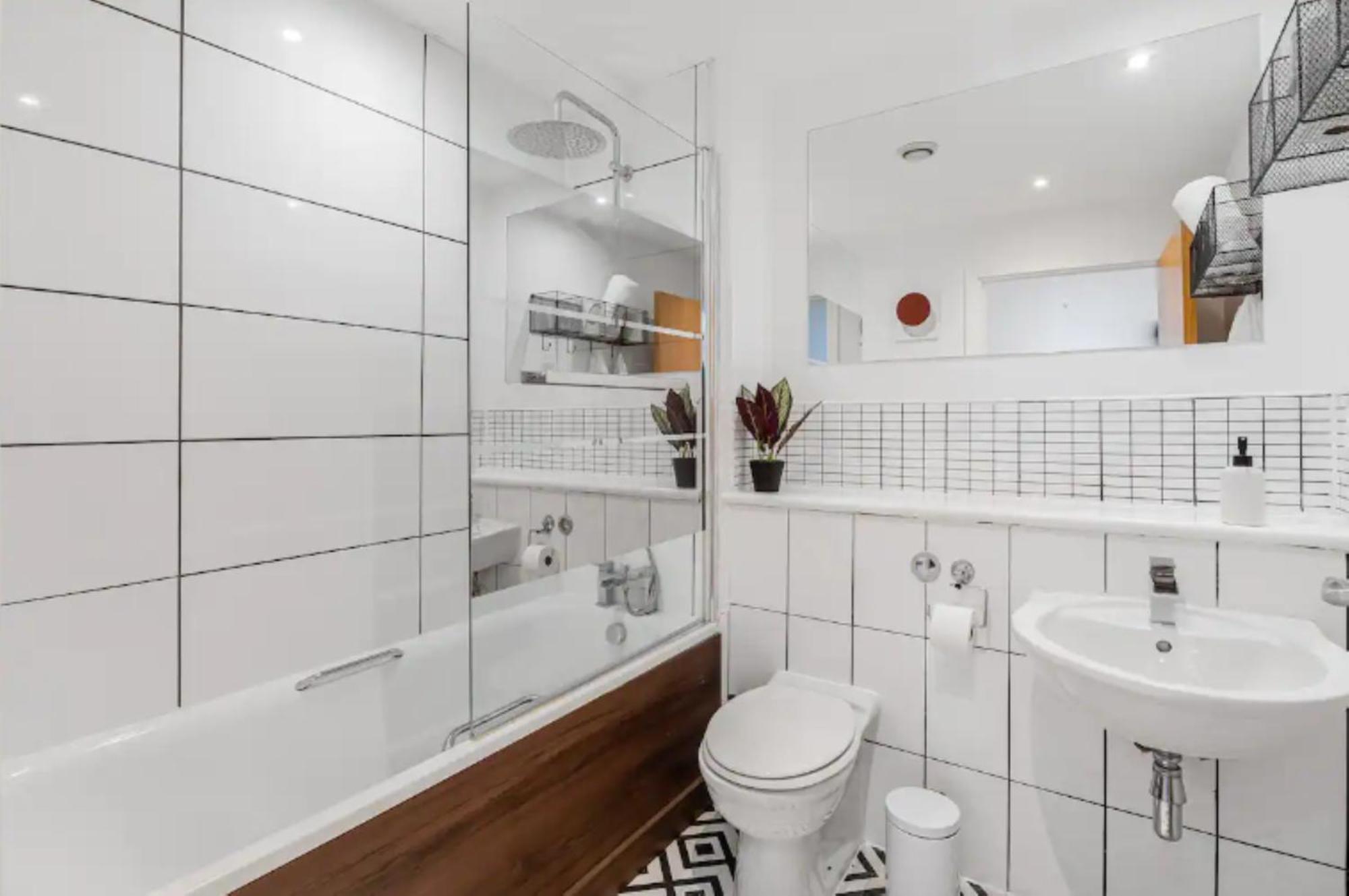 Oriental Suite 2 Bed 2 Bath Netflix And Free Parking, Games- Maihom Μπέρμιγχαμ Εξωτερικό φωτογραφία