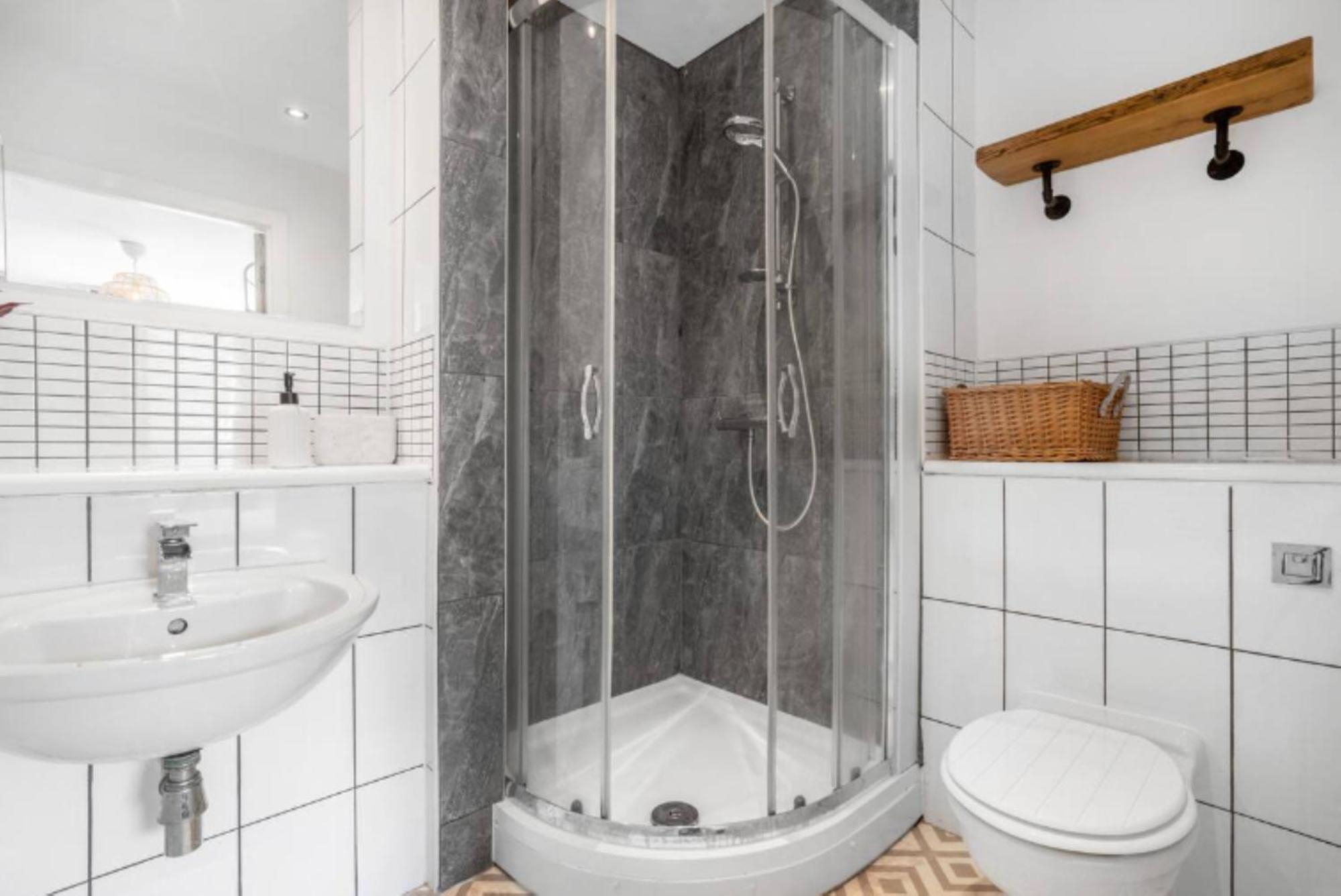Oriental Suite 2 Bed 2 Bath Netflix And Free Parking, Games- Maihom Μπέρμιγχαμ Εξωτερικό φωτογραφία